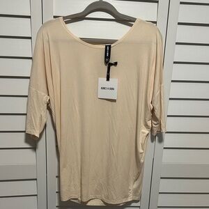 Agnes & Dora Cream Short Sleeve Top dolman tunic size m nwt